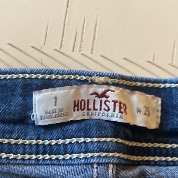 Dark Denim Hollister Distressed short shorts. - Picture 3 of 4